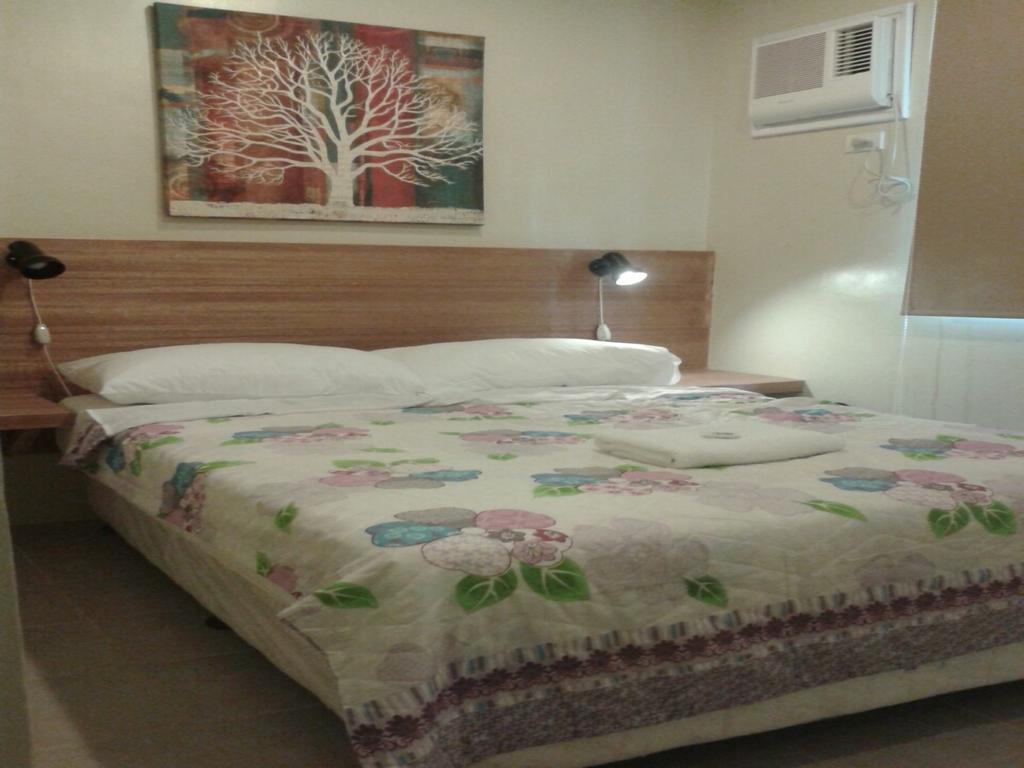 11Th Street Bed And Breakfast Баколод Стая снимка