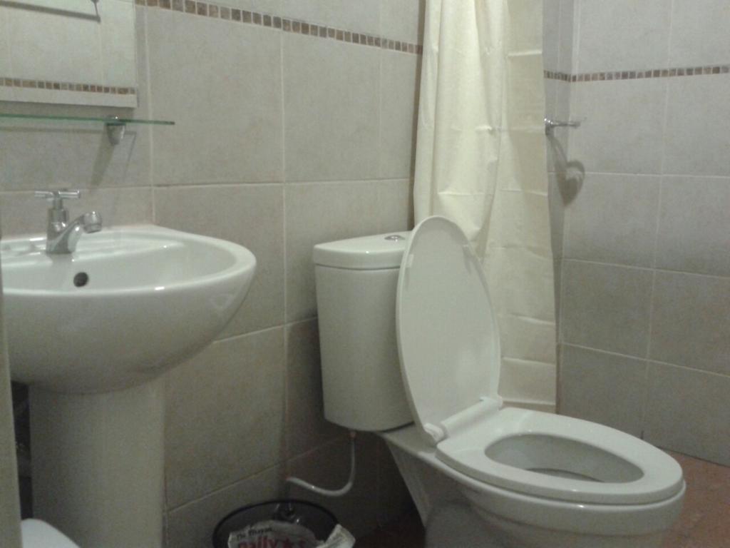 11Th Street Bed And Breakfast Баколод Стая снимка