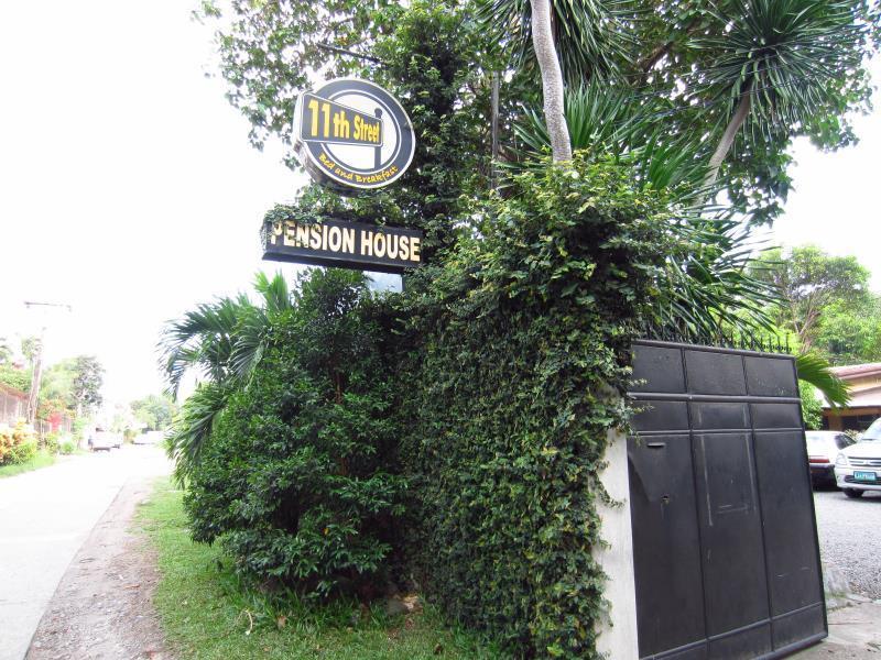 11Th Street Bed And Breakfast Баколод Екстериор снимка