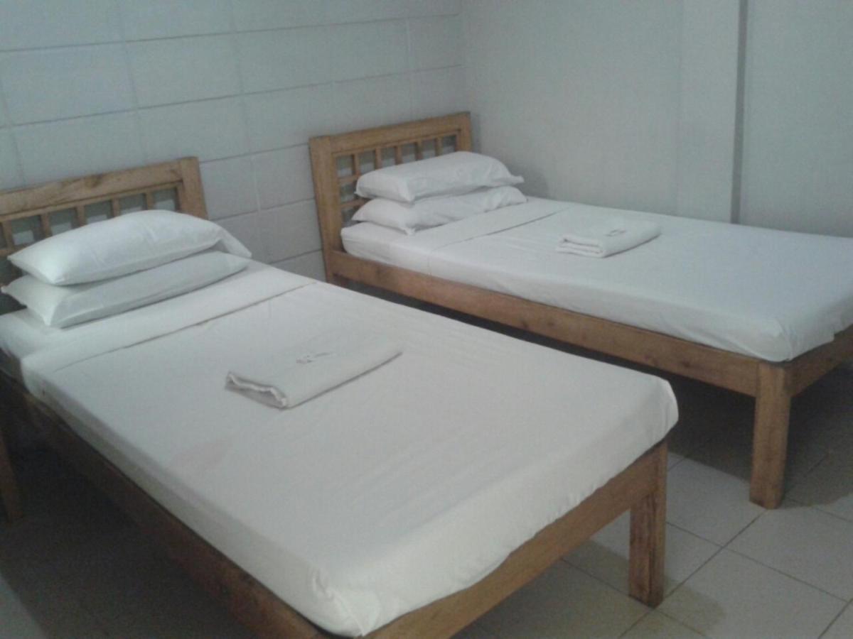 11Th Street Bed And Breakfast Баколод Екстериор снимка